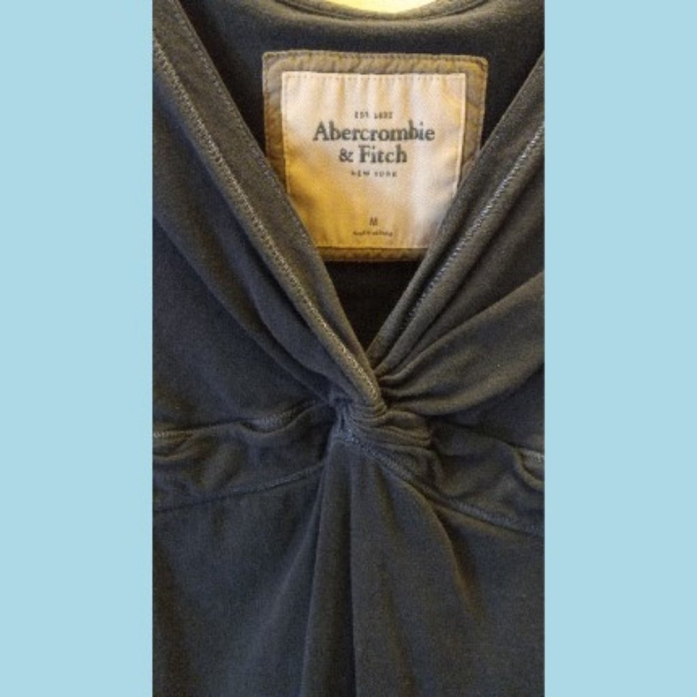 Women's Abercrombie & Fitch navy blue shirt size M - Picture 3 of 3